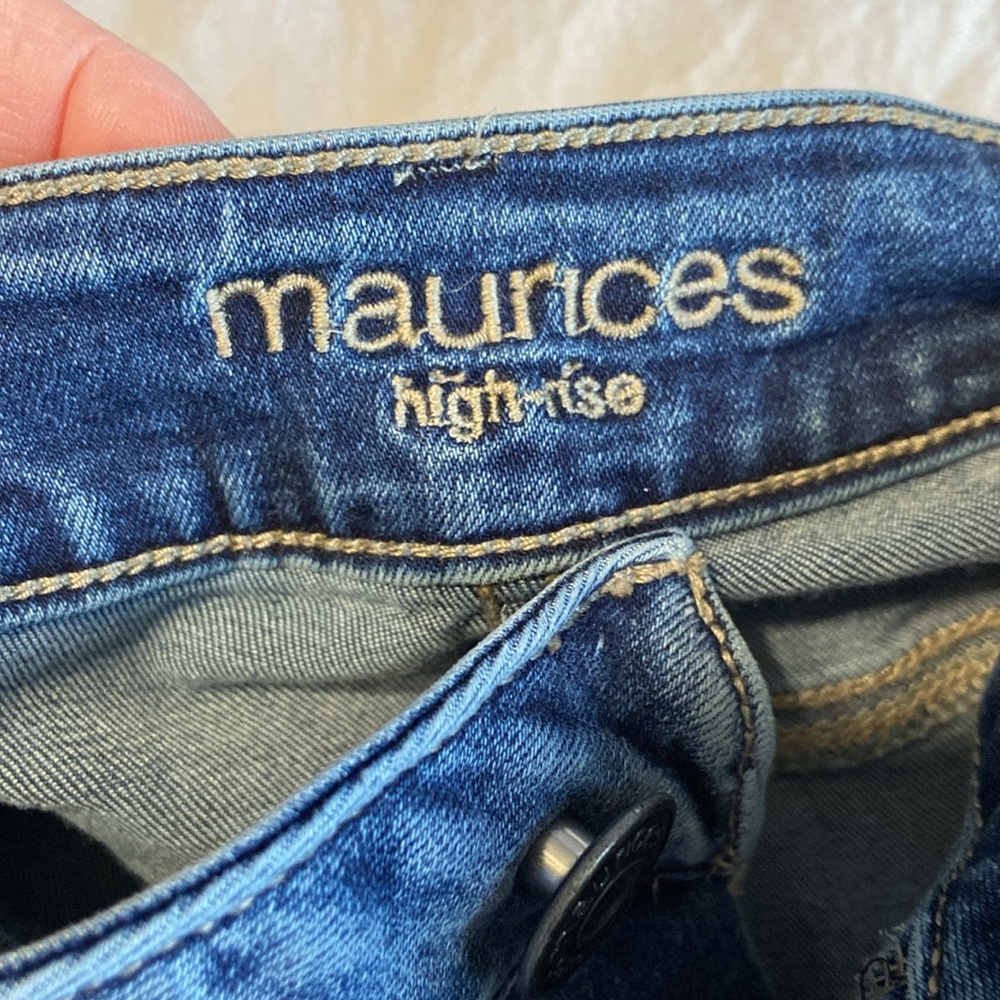 Maurice’s High Rise Crop - Picture 6 of 10